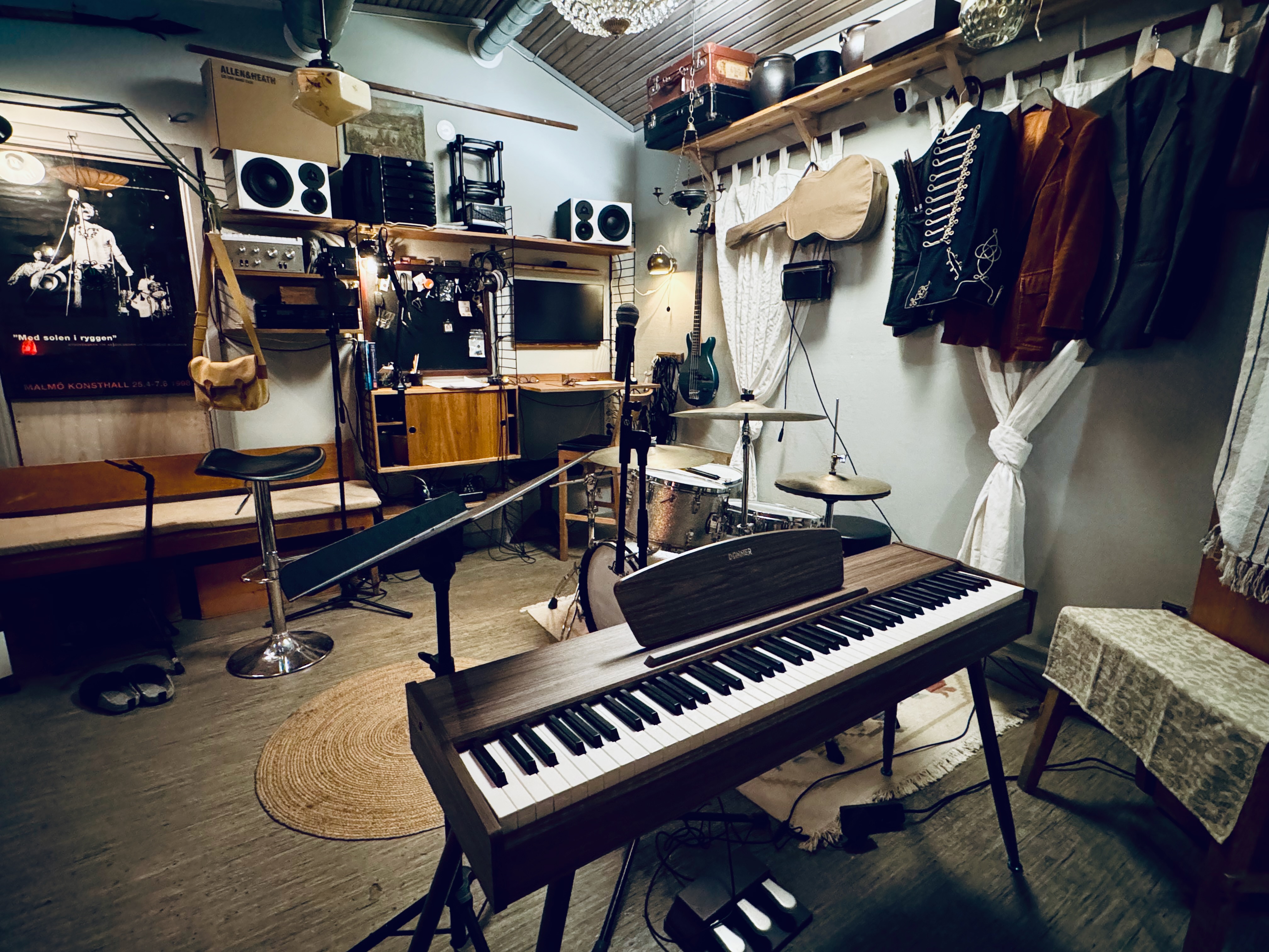 Boutique Session Studio — drums and instruments